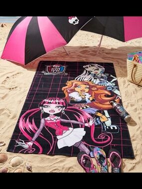 Vintage Monster High "Fearless Ghoul Friends" Beach Towel | Frankie, Clawdeen, D
